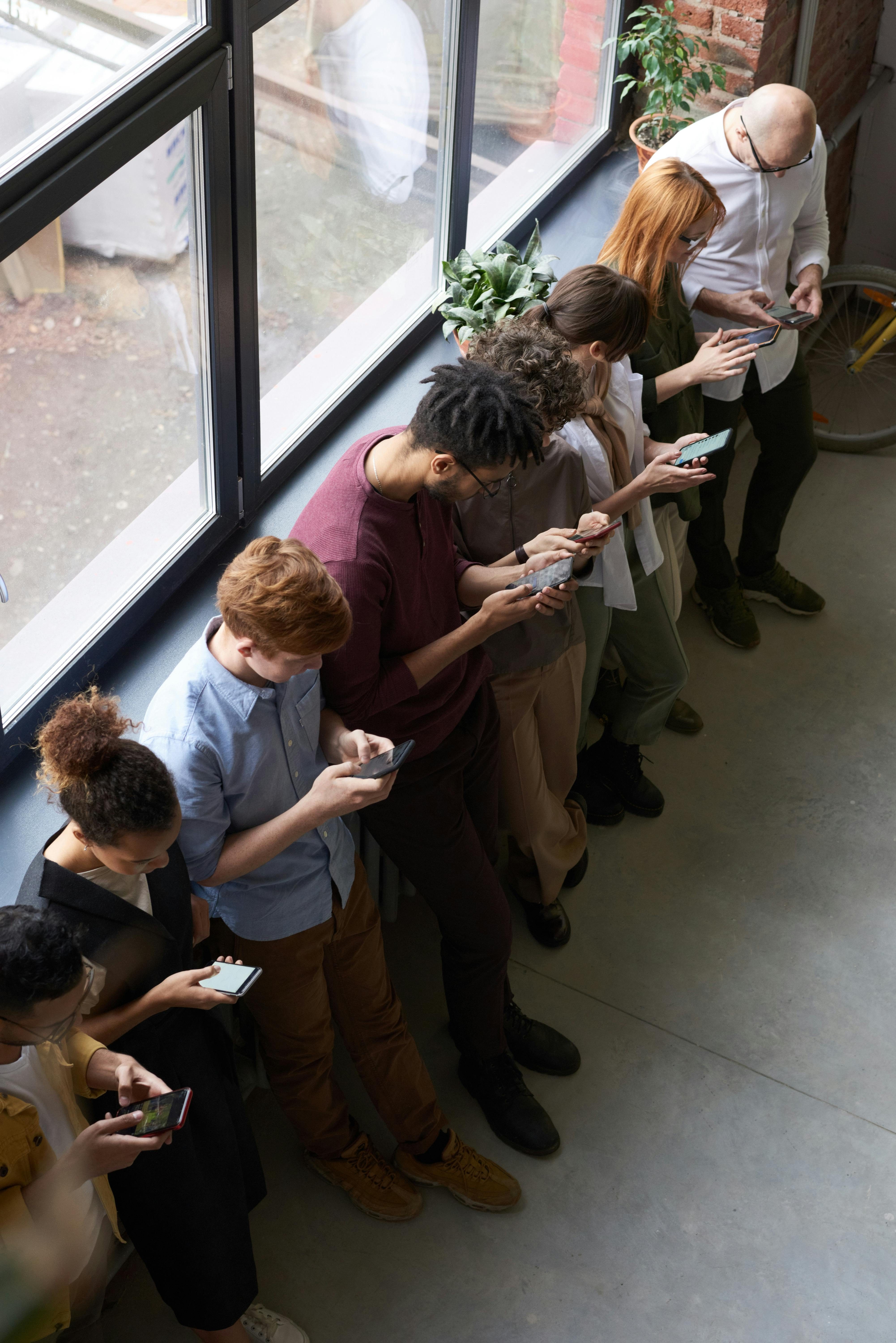 Field Teams That Stay Connected Like Office Staff